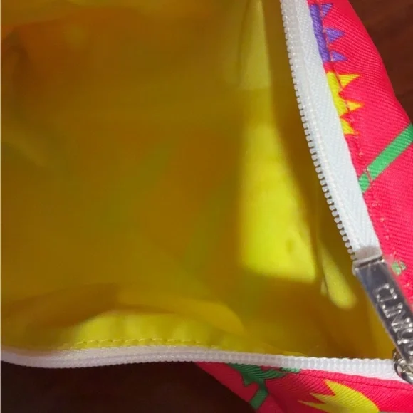 Two makeup bags nwot - Picture 5 of 6